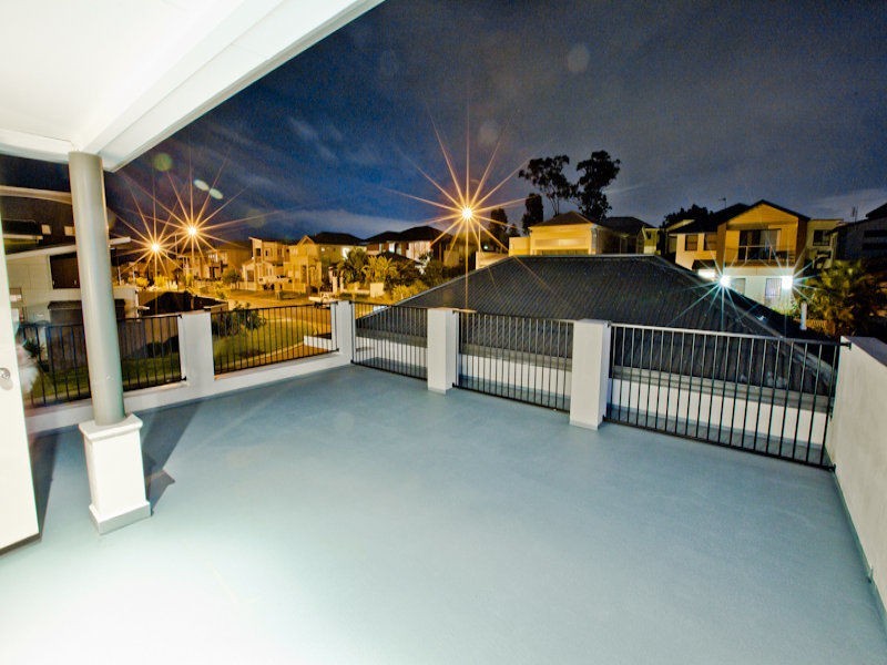 49 Azzurra Drive, Varsity Lakes QLD 4227