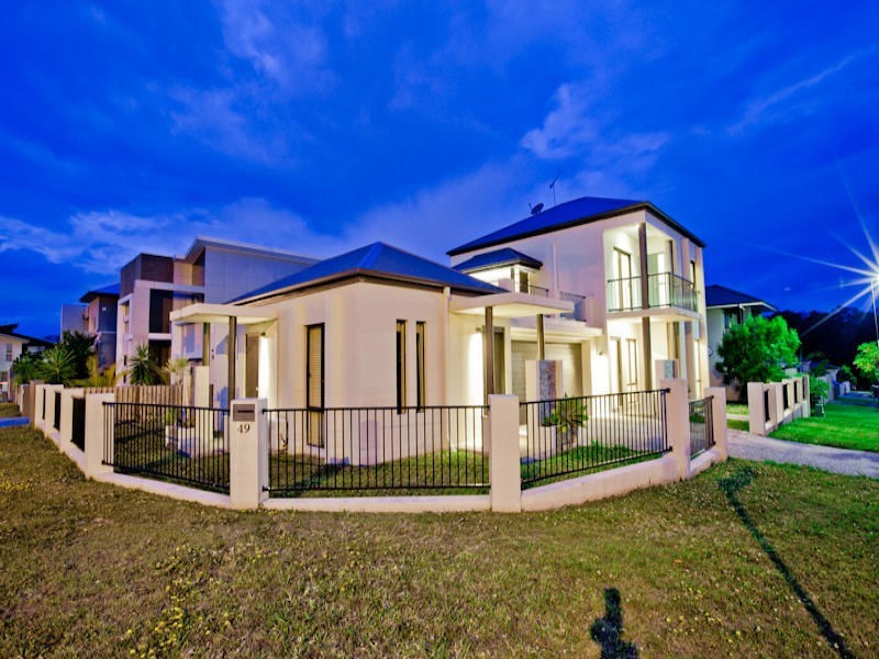 49 Azzurra Drive, Varsity Lakes QLD 4227