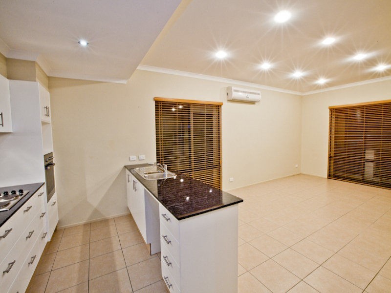 49 Azzurra Drive, Varsity Lakes QLD 4227