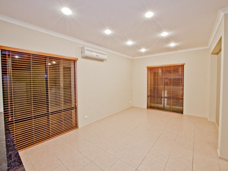 49 Azzurra Drive, Varsity Lakes QLD 4227