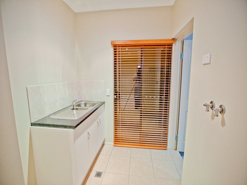 49 Azzurra Drive, Varsity Lakes QLD 4227