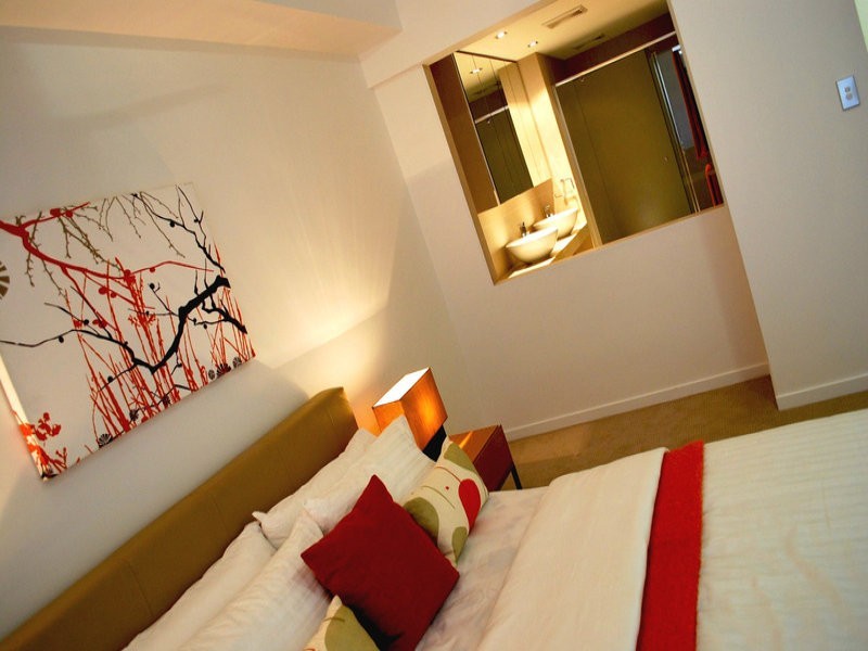 Chevron Island QLD 4217