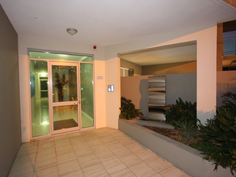 Chevron Island QLD 4217
