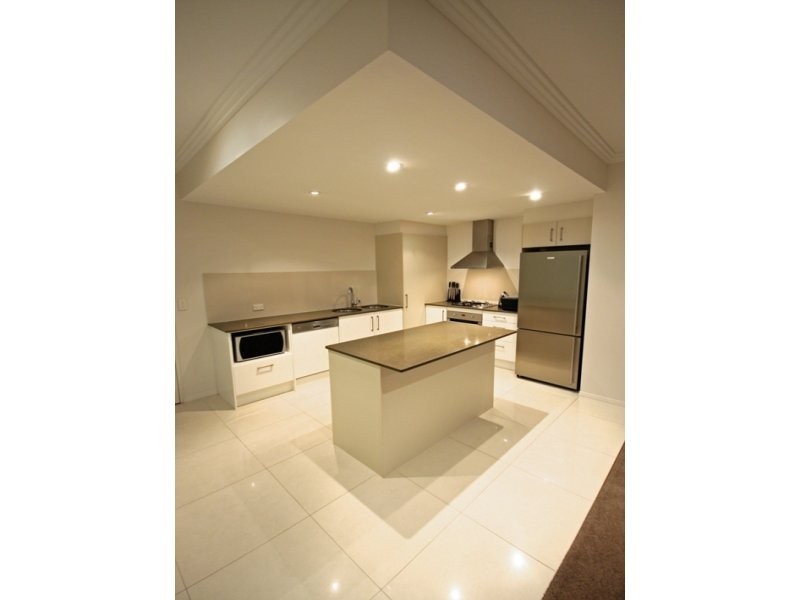 Chevron Island QLD 4217