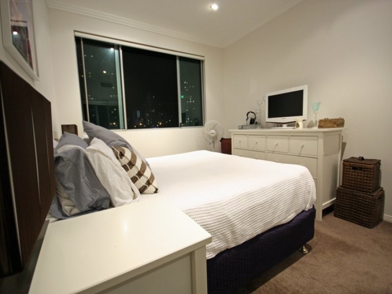 Chevron Island QLD 4217
