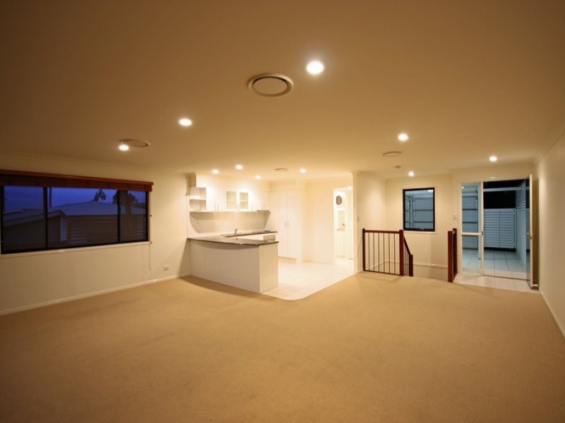 Highland Park QLD 4211