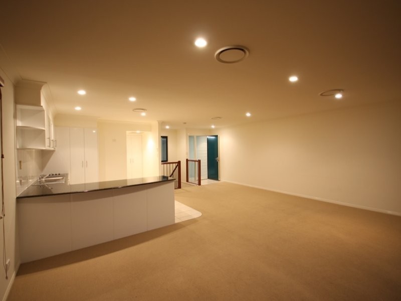 Highland Park QLD 4211