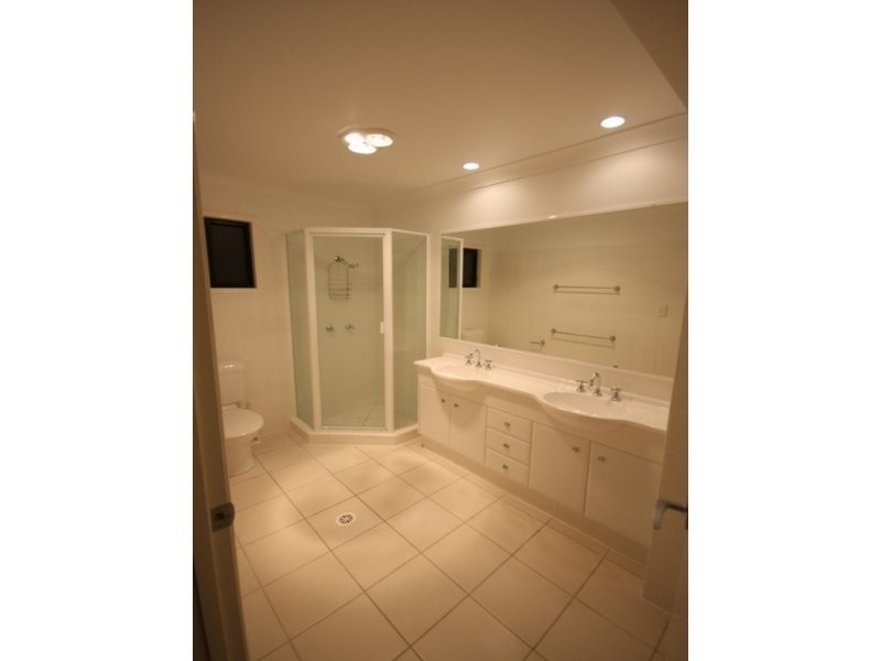 Highland Park QLD 4211