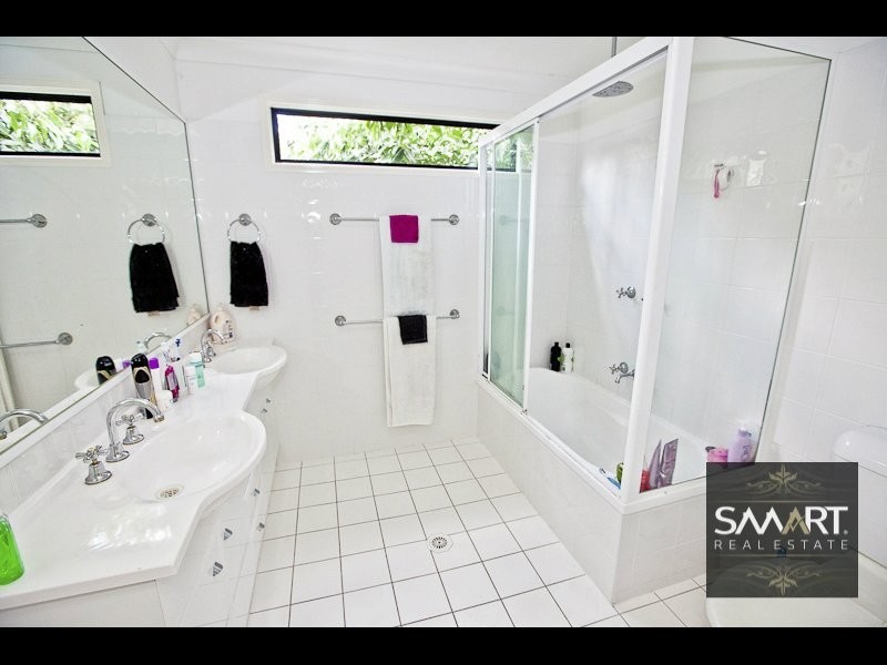 Highland Park QLD 4211