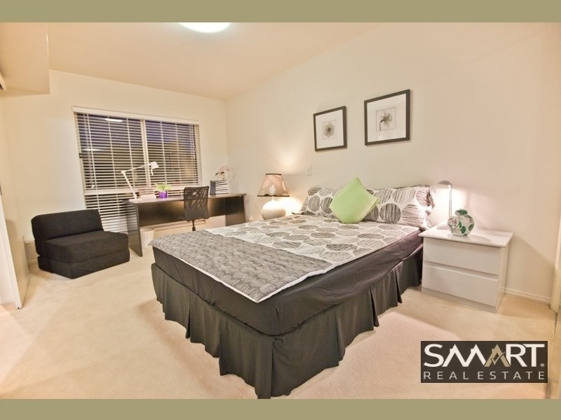 Hope Island QLD 4212