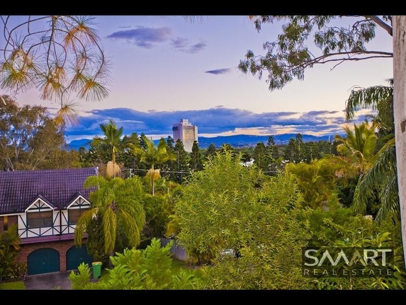 Ashmore QLD 4214