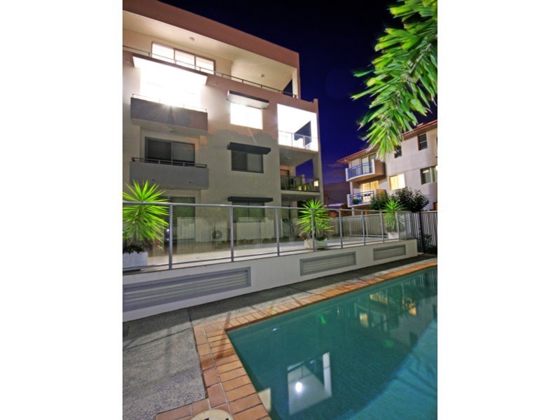Chevron Island QLD 4217