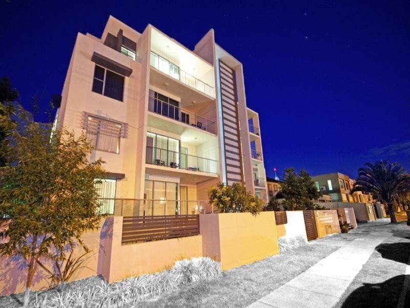 Chevron Island QLD 4217