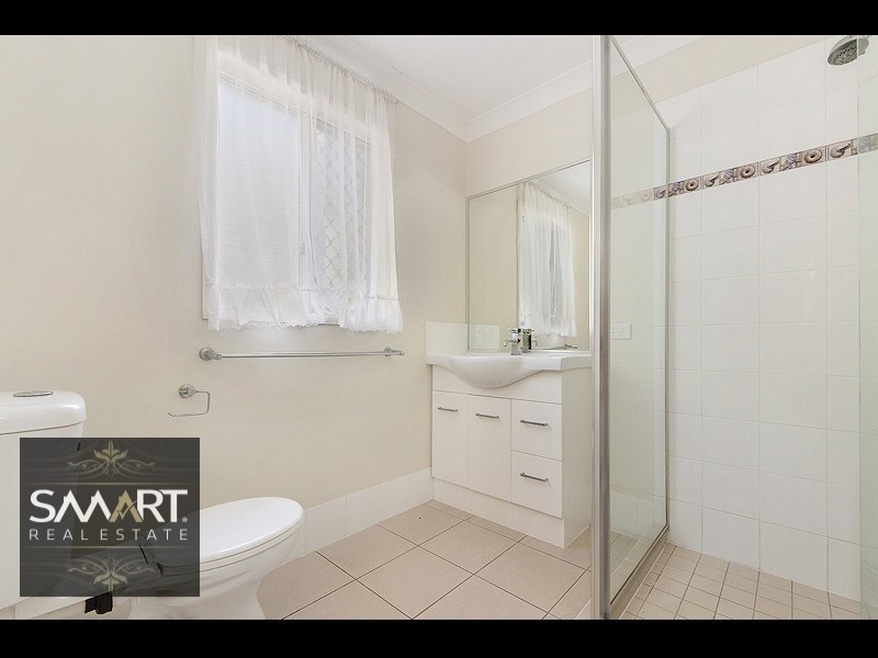 1a Irwin Street, Parkwood QLD 4214