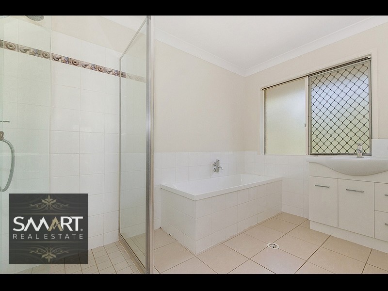 1b Irwin Street, Parkwood QLD 4214