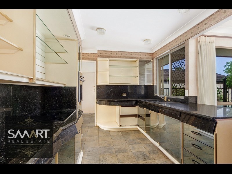 31 Southern Cross Drive, Chevron Island QLD 4217