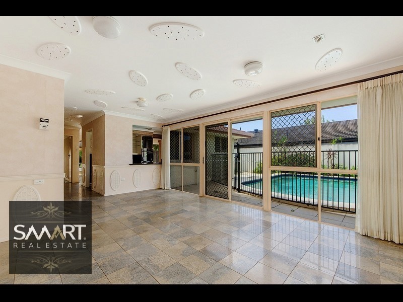 31 Southern Cross Drive, Chevron Island QLD 4217