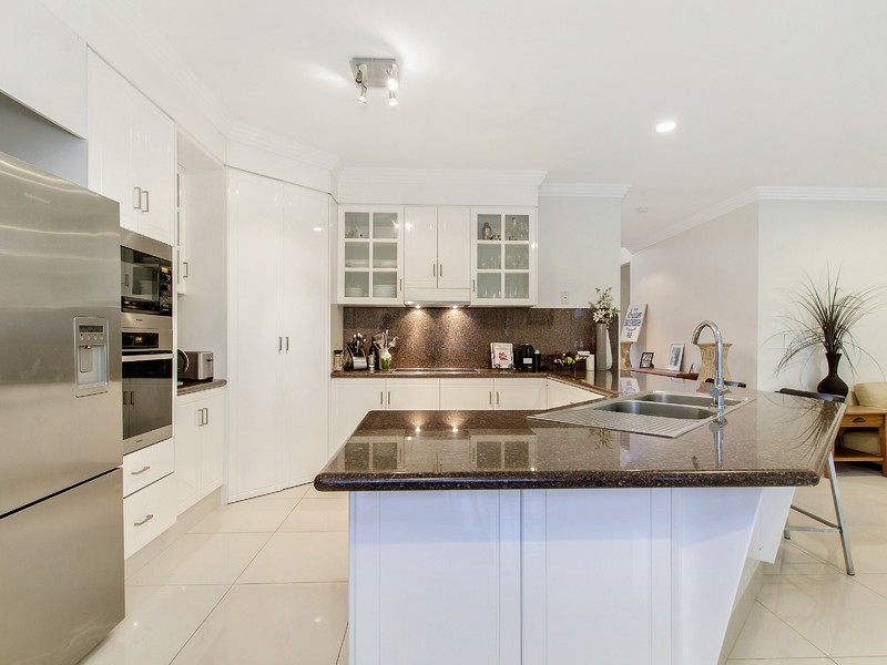 96 Cabana Boulevard, Benowa Waters QLD 4217