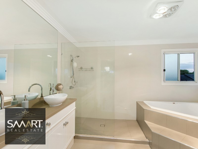 96 Cabana Boulevard, Benowa Waters QLD 4217