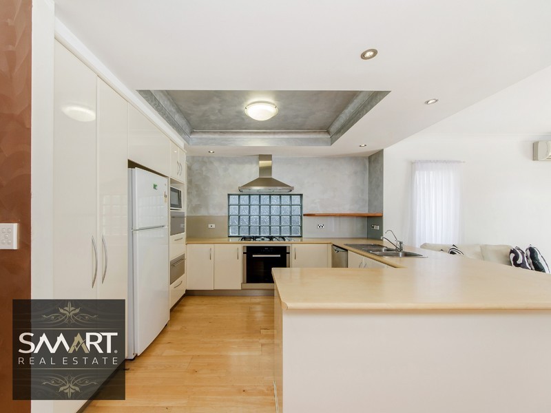 92 Central Street, Labrador QLD 4215