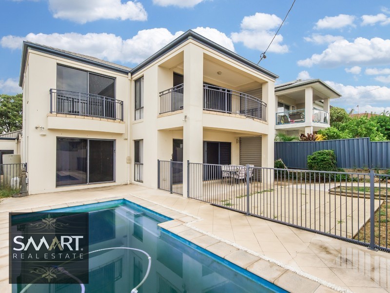 92 Central Street, Labrador QLD 4215