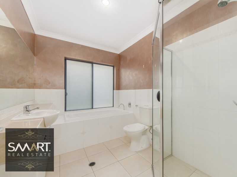 92 Central Street, Labrador QLD 4215