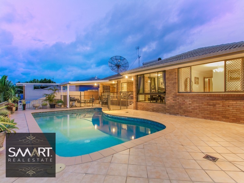 6 Weatherly Avenue, Mermaid Waters QLD 4218