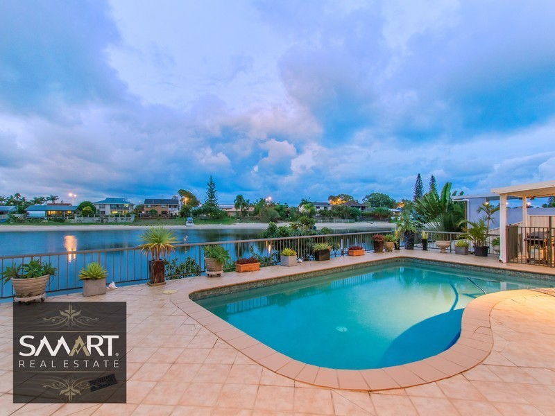 6 Weatherly Avenue, Mermaid Waters QLD 4218