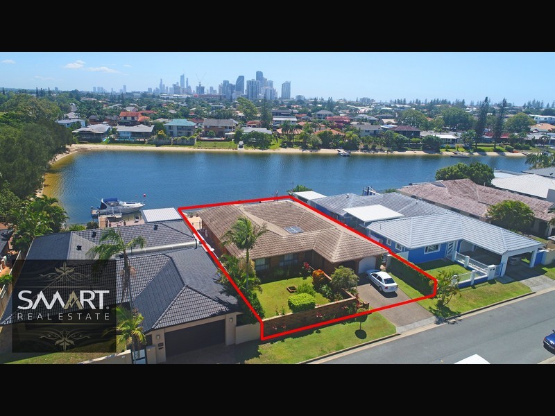 6 Weatherly Avenue, Mermaid Waters QLD 4218