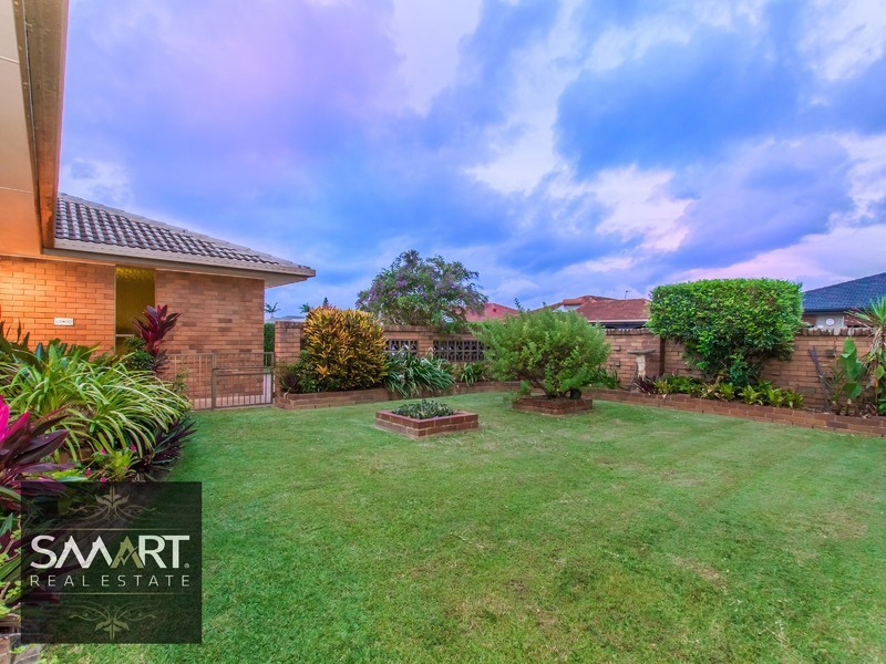 6 Weatherly Avenue, Mermaid Waters QLD 4218