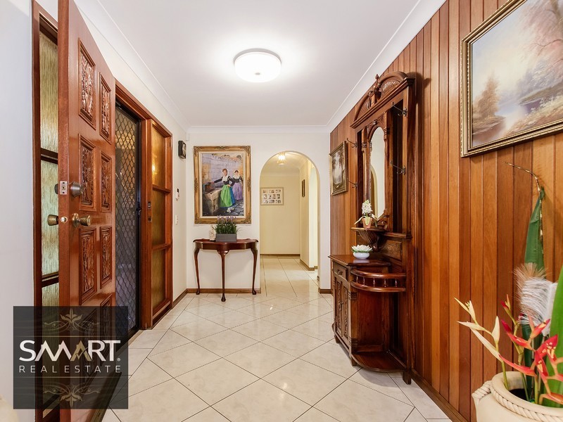 6 Weatherly Avenue, Mermaid Waters QLD 4218