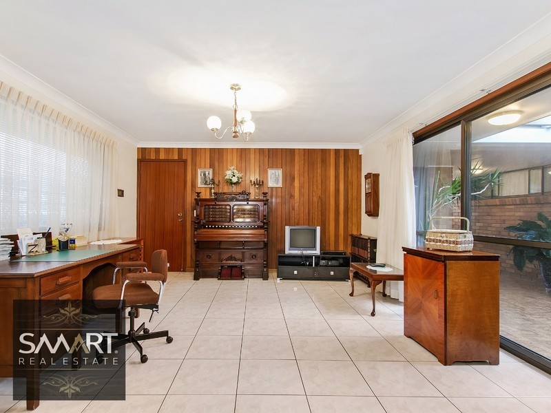 6 Weatherly Avenue, Mermaid Waters QLD 4218