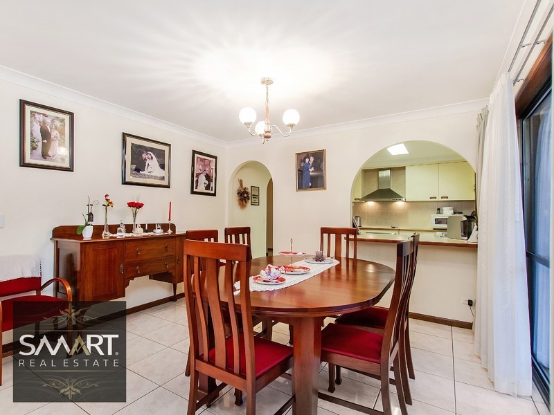 6 Weatherly Avenue, Mermaid Waters QLD 4218