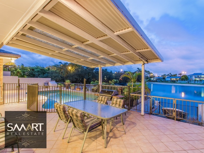 6 Weatherly Avenue, Mermaid Waters QLD 4218