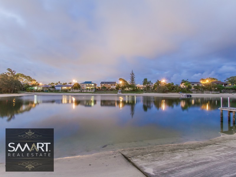 6 Weatherly Avenue, Mermaid Waters QLD 4218