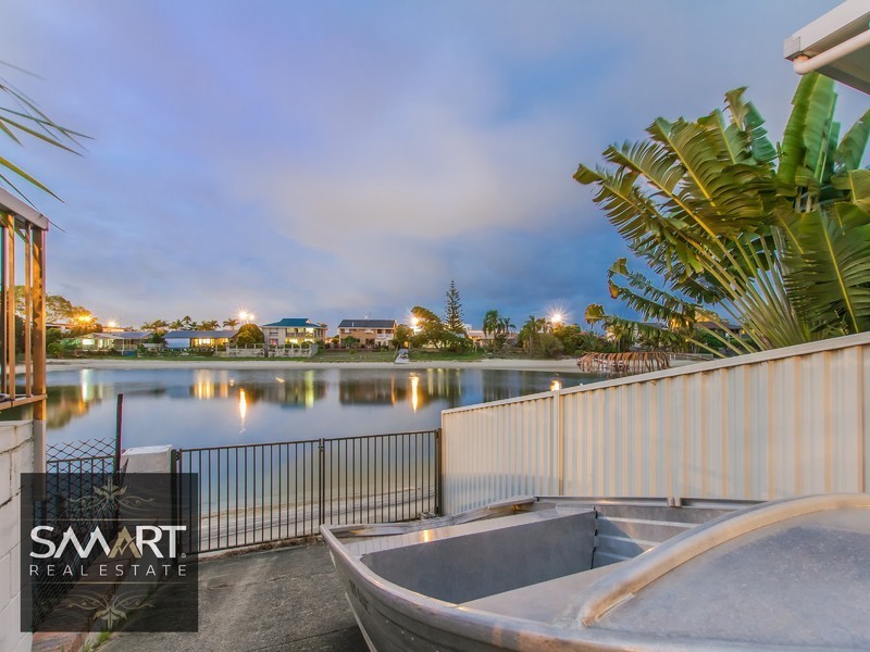 6 Weatherly Avenue, Mermaid Waters QLD 4218