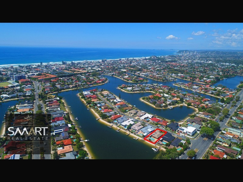 6 Weatherly Avenue, Mermaid Waters QLD 4218