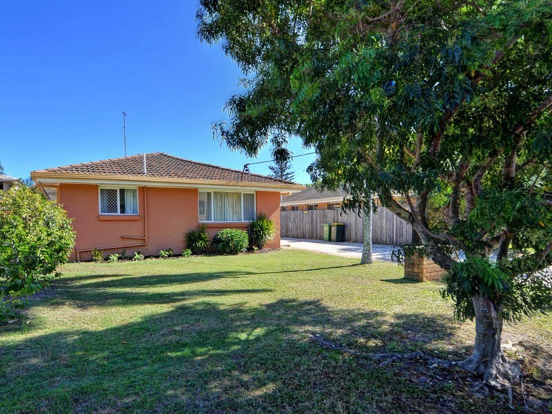 1/20 Parneno Street, Chevron Island QLD 4217