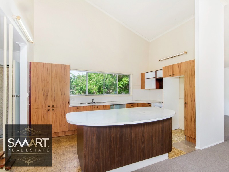 172 Stanhill Drive, Chevron Island QLD 4217