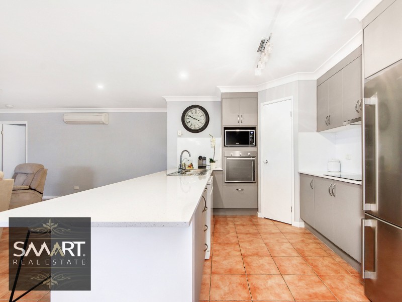 43 Zane Street, Molendinar QLD 4214