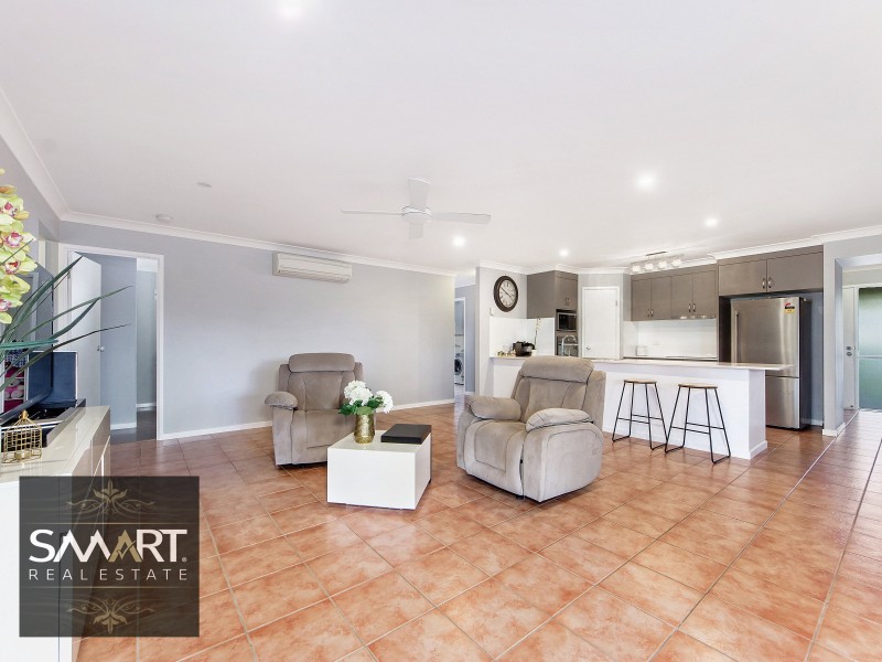 43 Zane Street, Molendinar QLD 4214