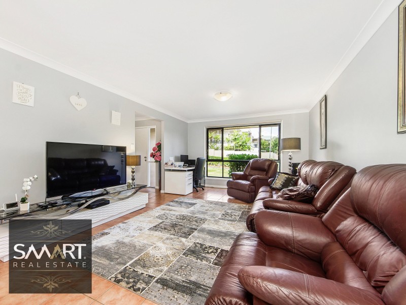 43 Zane Street, Molendinar QLD 4214