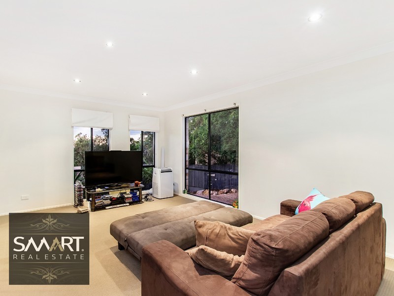 18 Tara Vista Boulevarde, Highland Park QLD 4211