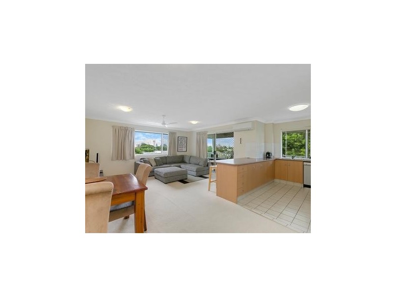 18/27-29 Walton, Southport QLD 4215