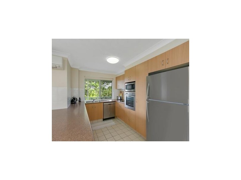 18/27-29 Walton, Southport QLD 4215