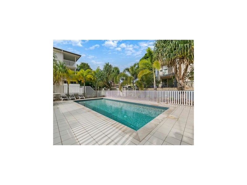 18/27-29 Walton, Southport QLD 4215