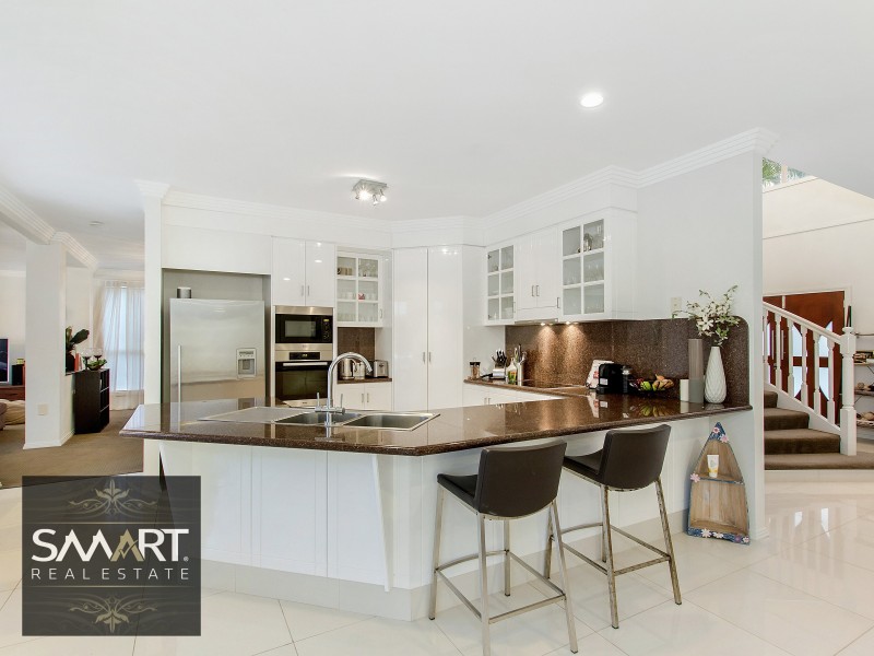 96 Cabana Boulevard, Benowa Waters QLD 4217