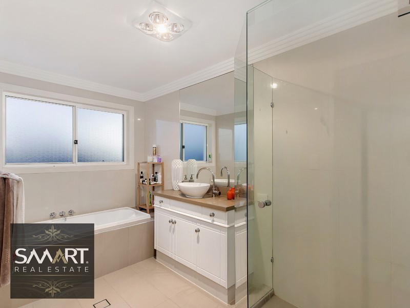 96 Cabana Boulevard, Benowa Waters QLD 4217