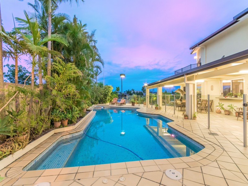 9 Braemer Court, Benowa Waters QLD 4217