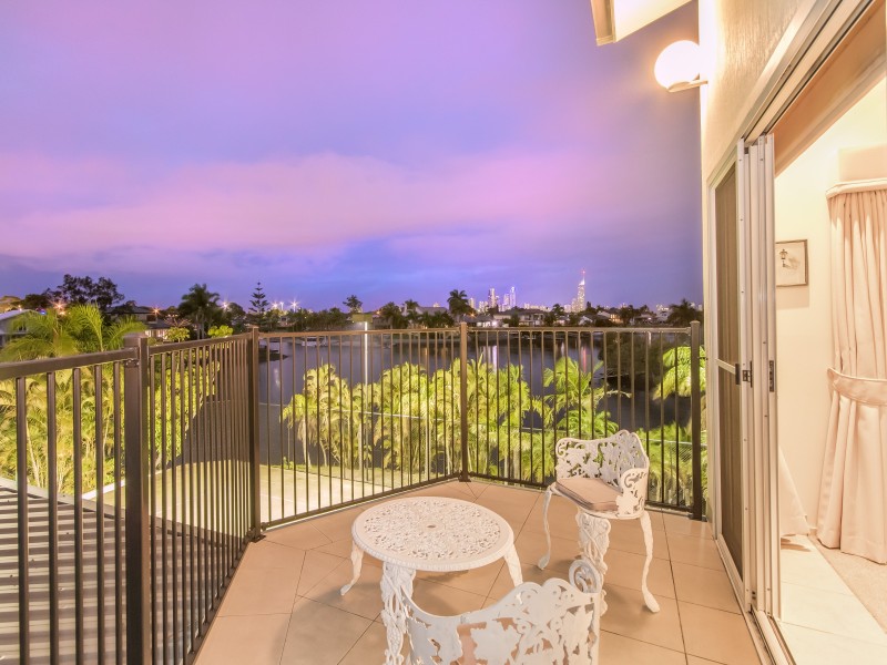 9 Braemer Court, Benowa Waters QLD 4217